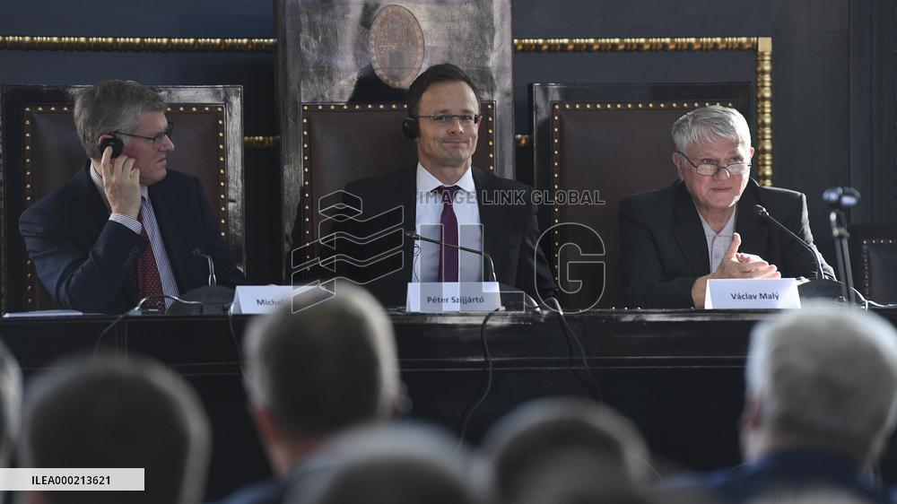 Vaclav Maly, Peter Szijjarto, Michel Varton