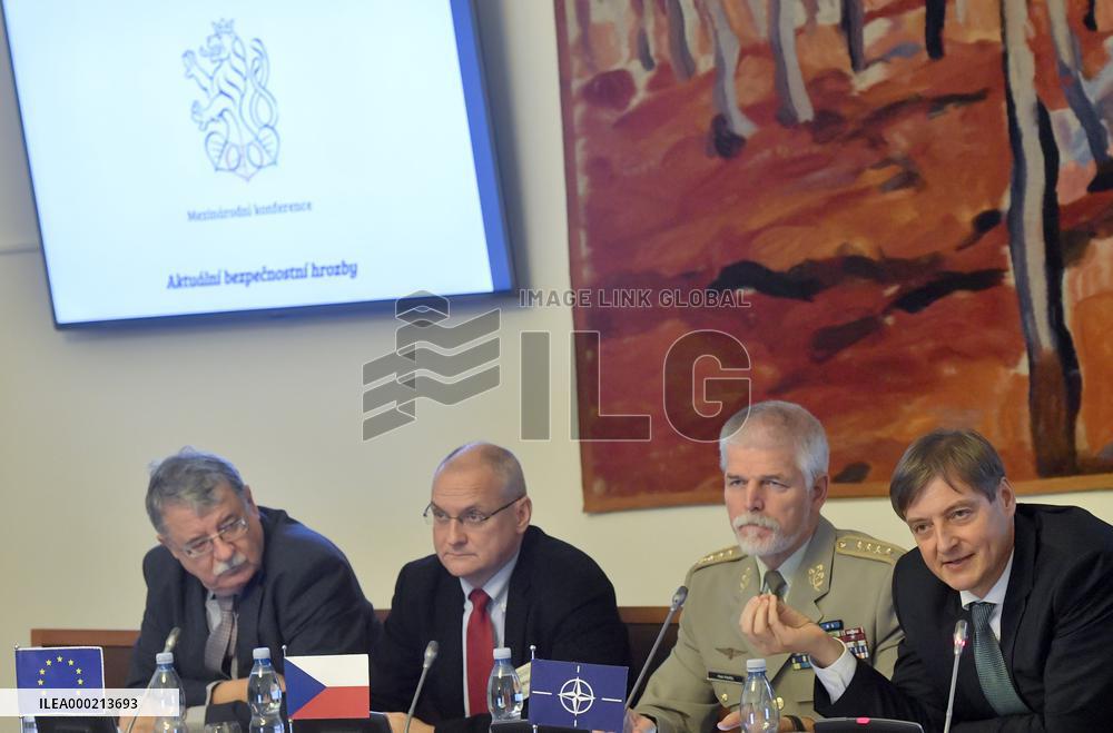 Dusan Navratil, Vaclav Bartuska, Petr Pavel, Petr Lunak