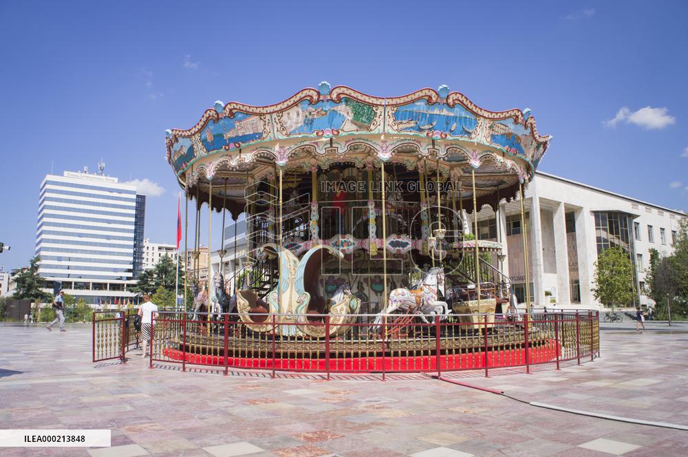 Tirana, Skanderbeg Square, carousel