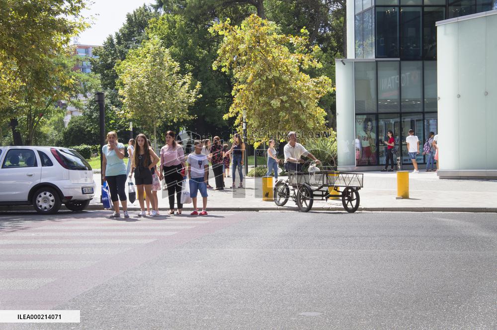 Tirana, pedestrian crossing