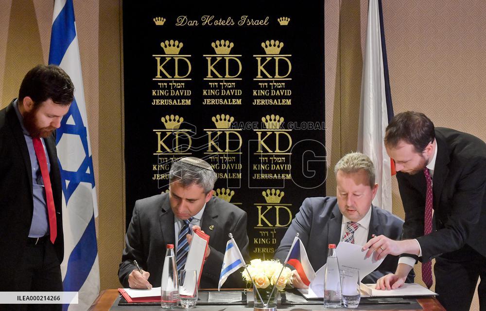 Zeev Elkin, Richard Brabec