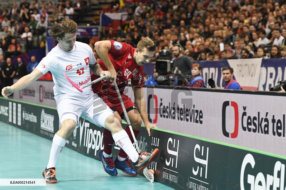 Kevin Berry, Lukas Veltsmid