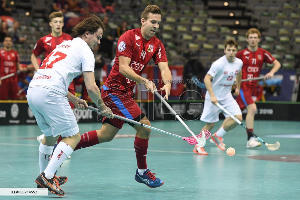 Kevin Berry, Lukas Veltsmid