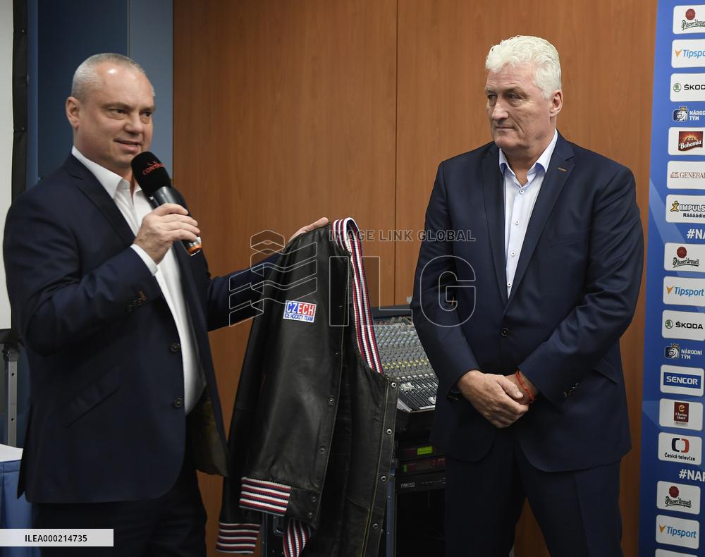 Martin Urban, Milos Riha