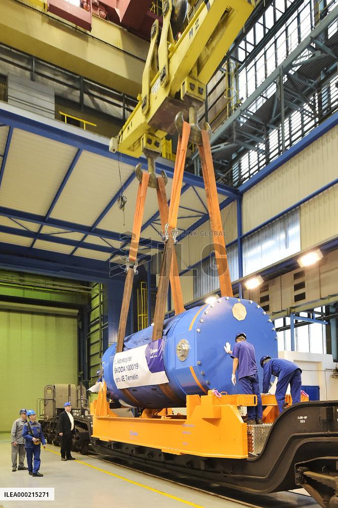 Skoda JS plant, the first Skoda 1000 container for spent fuel from Temelin nuclear power plant