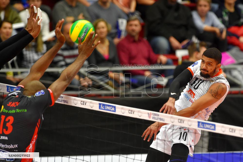 ROBERTLANDY SIMON ATIES, JALEN PENROSE