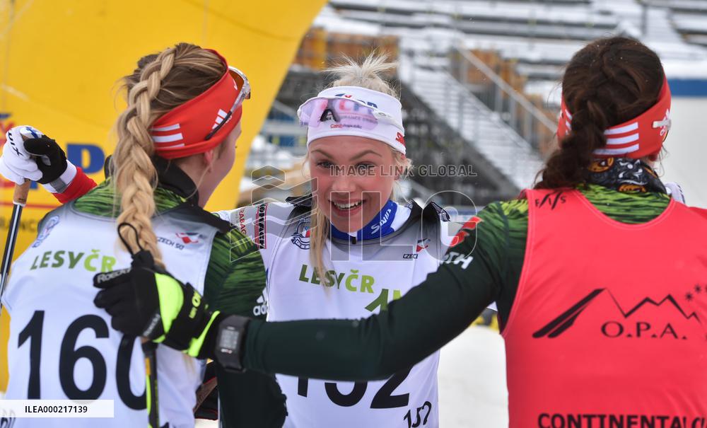 Lisa Lohann, Barbora Havlickova, Jessica Loeschke