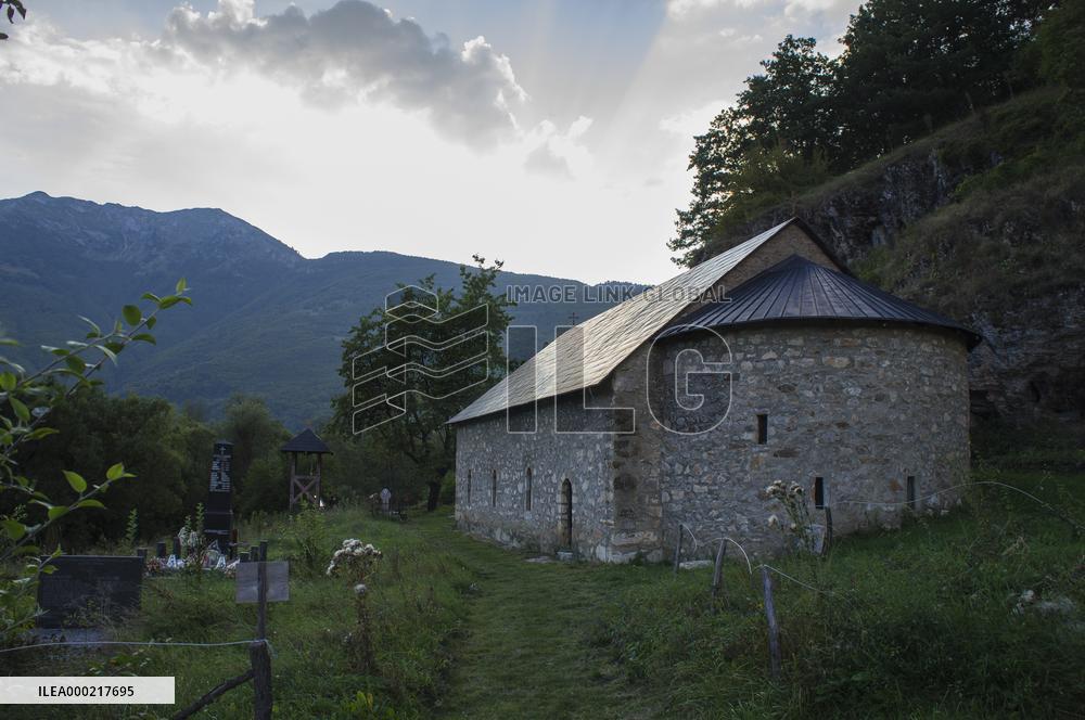 The Monastery of the Holy Trinity in Brezojevice, cemetery