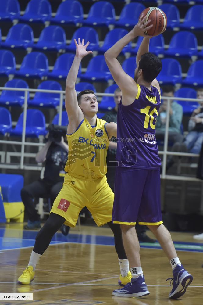 Lukas Bukovjan, Guy Pnini