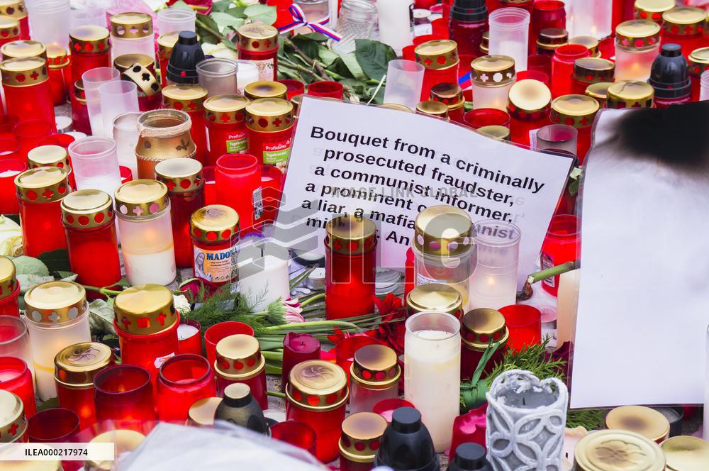 Wenceslas Square, 50th anniversary of Palach's death, Jan Palach and Jan Zajic Memorial, piety, candles