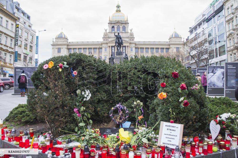 Wenceslas Square, 50th anniversary of Palach's death, Jan Palach and Jan Zajic memorial plaque, piety, candles