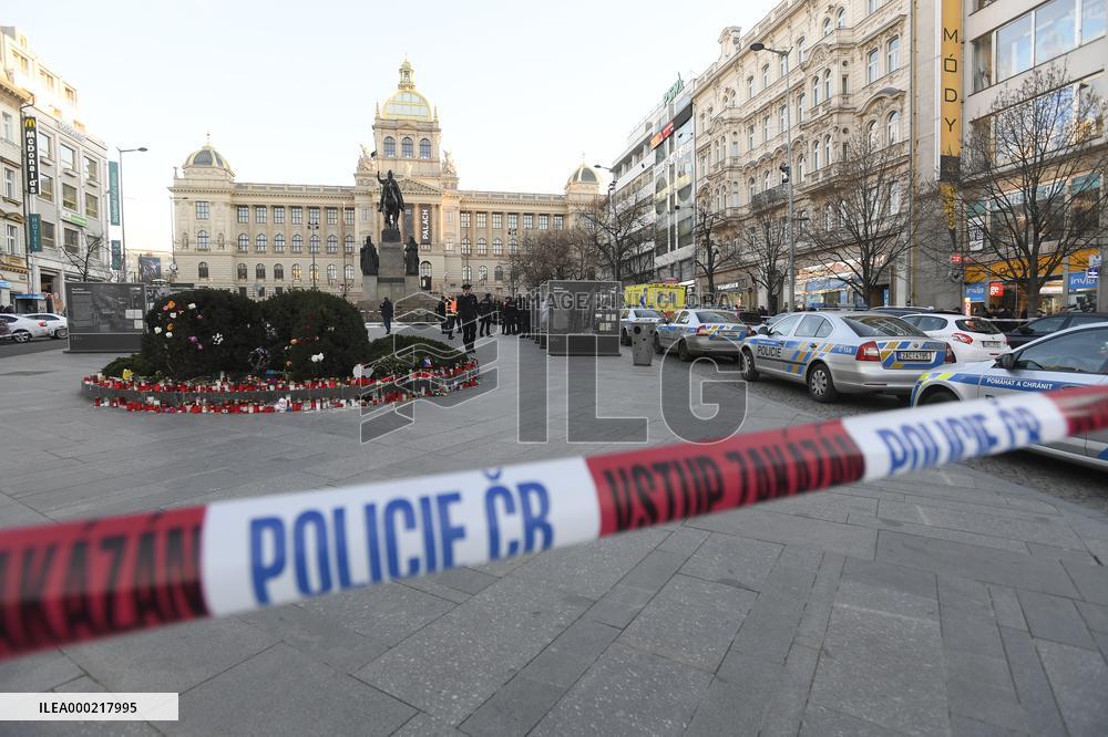 Wenceslas Square in Prague, man set himself on fire, police, scene
