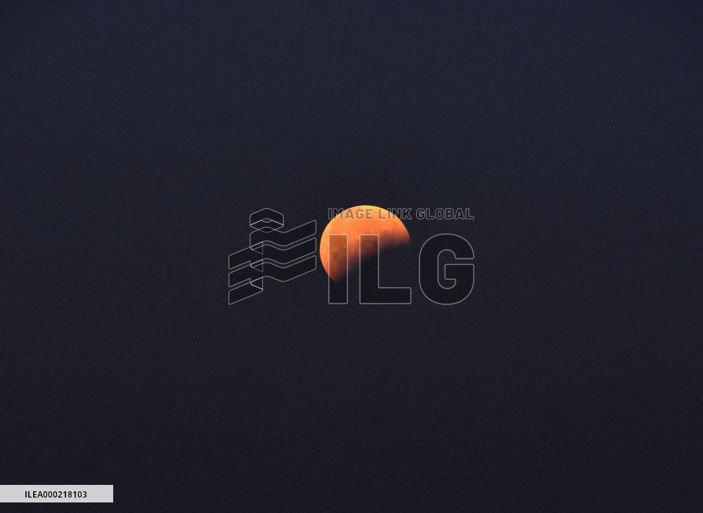 Moon, total lunar eclipse