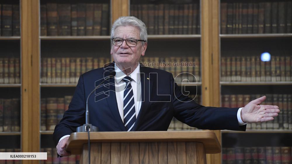 JOACHIM GAUCK