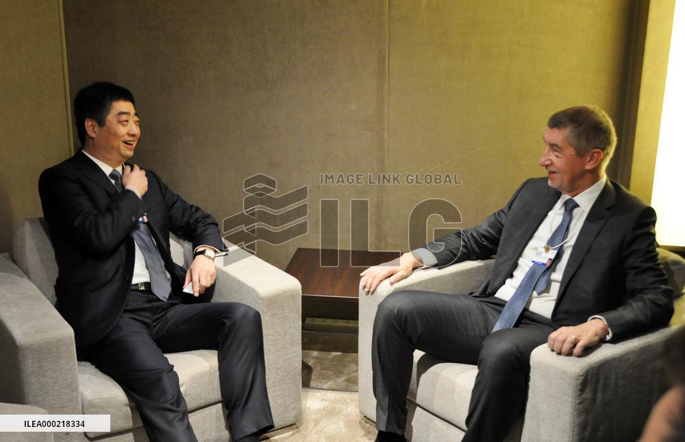 Andrej Babis, Ken Hu