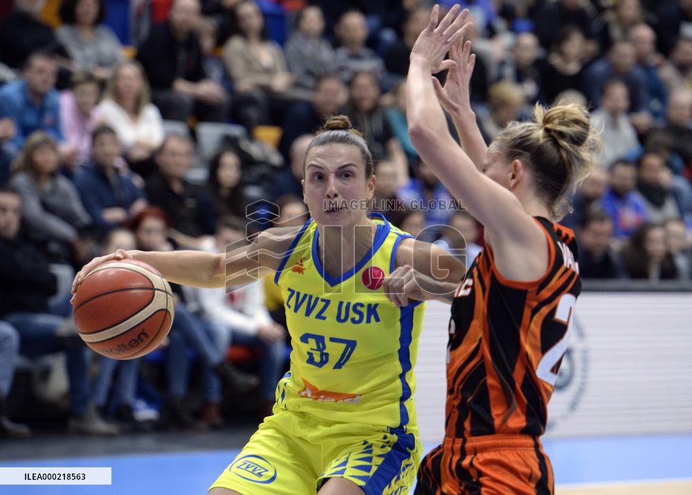 Teja Oblak, Courtney Vandersloot