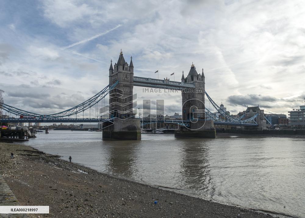 Tower Bridge, HMS Belfast (C35), London, River Thames