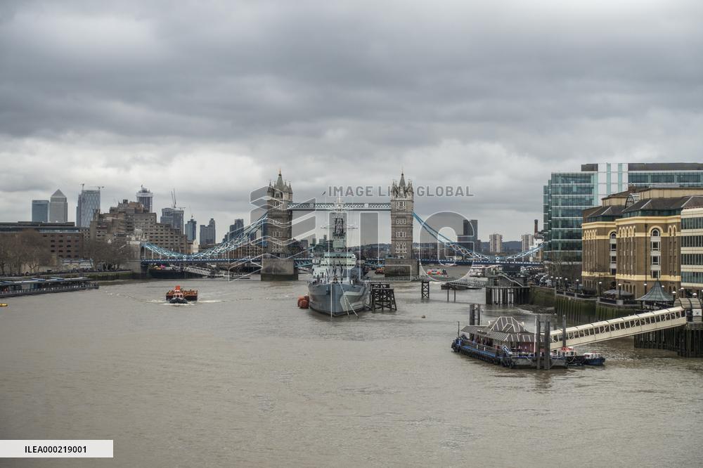 Tower Bridge, HMS Belfast (C35), London, River Thames
