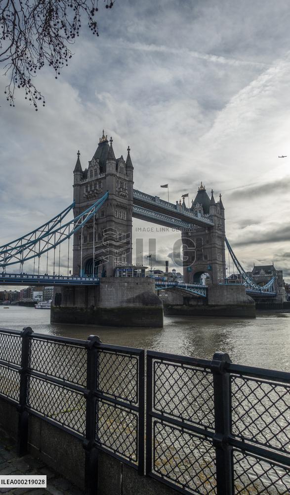 Tower Bridge, HMS Belfast (C35), London, River Thames