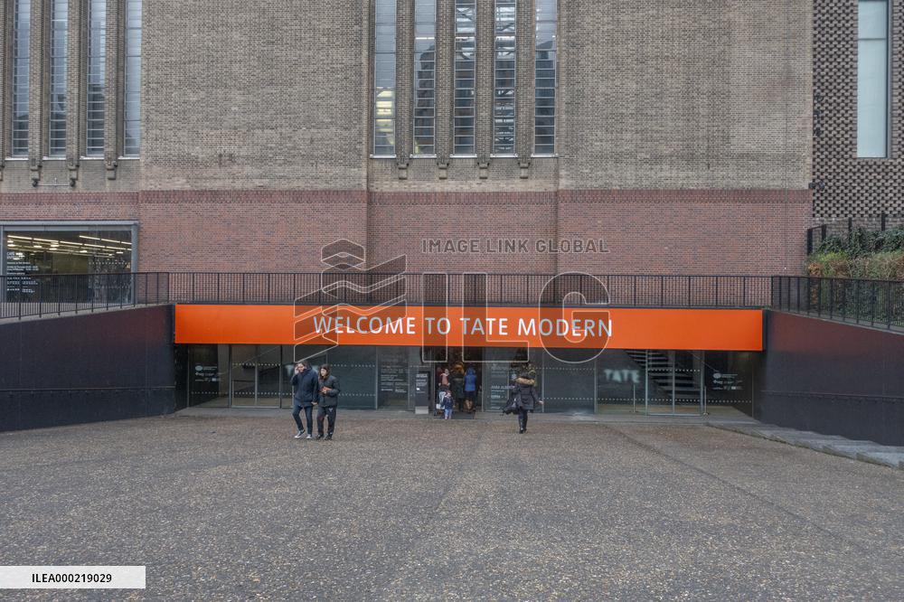 Tate Modern, gallery entrance