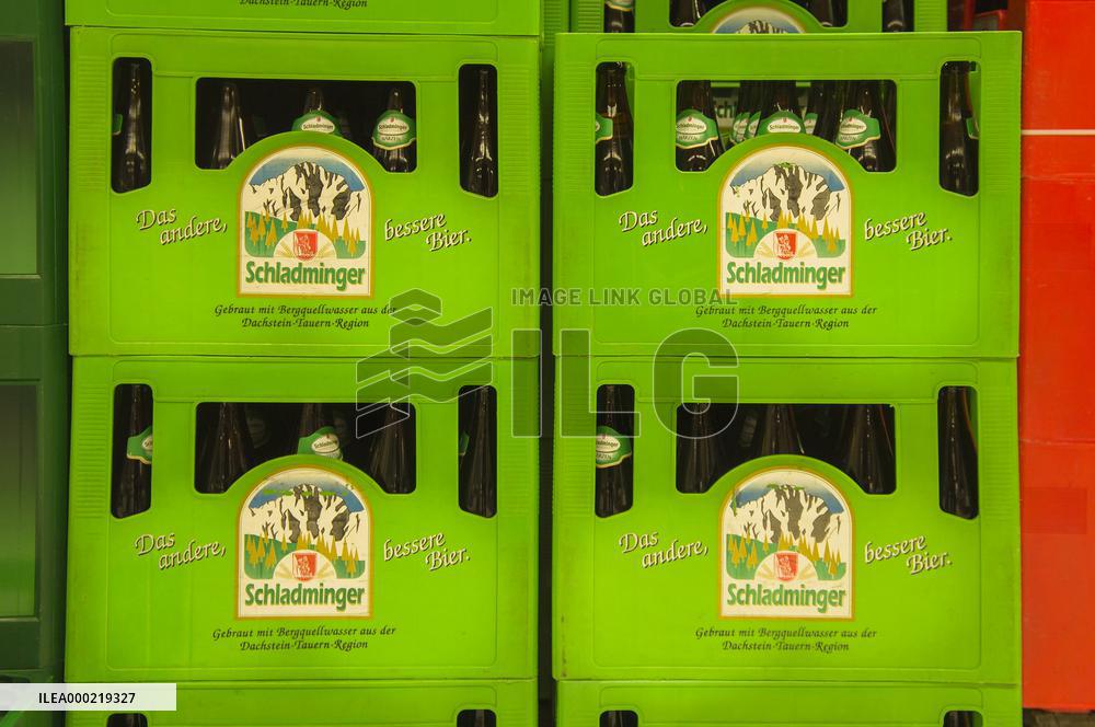 Schladminger Beer, Schladming Brewery, bottle, beverage crate