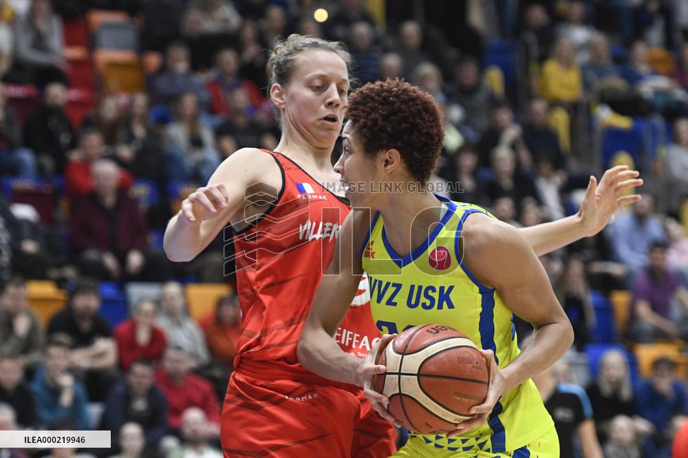 Angie Bjorklund, Isabelle Harrison