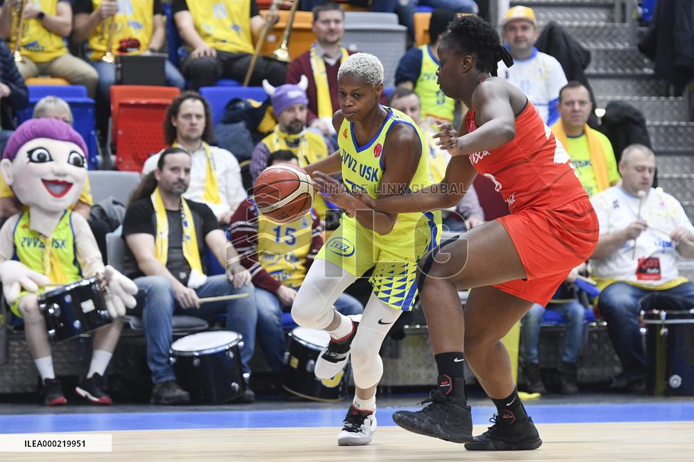 Valeriane Ayayi, Christelle Diall