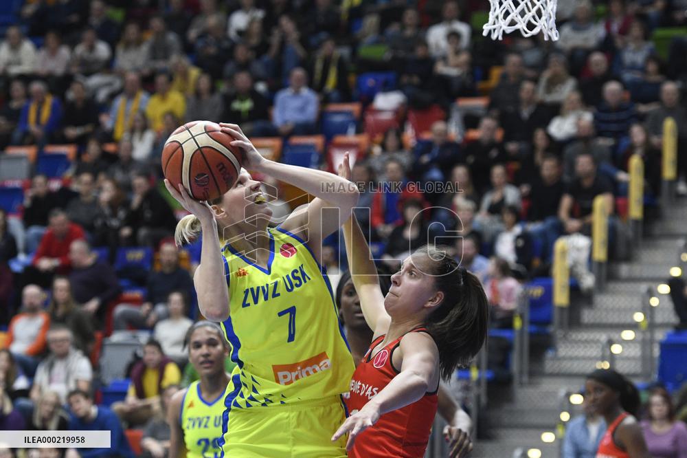 Alena Hanusova, Helene Jakovljevic