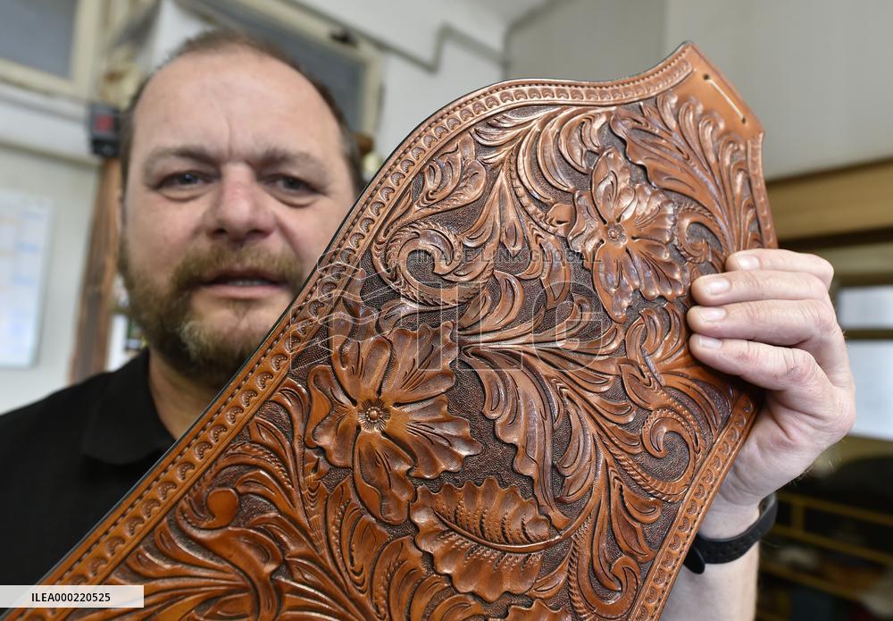 saddlery workshop, saddle-maker, saddle maker, saddler