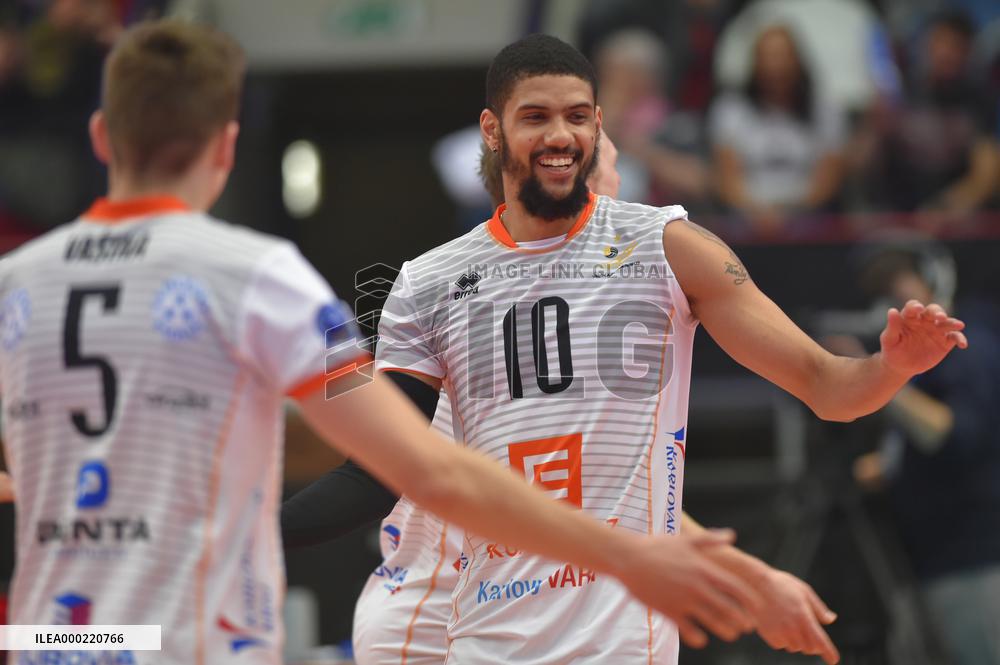 Lukas Vasina, Jalen Penrose