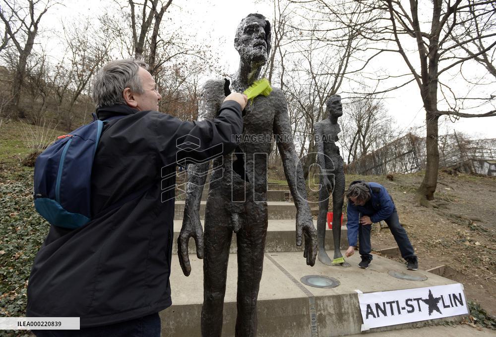 Anti-Stalin happening, Memorial to the victims of Communism in Prague