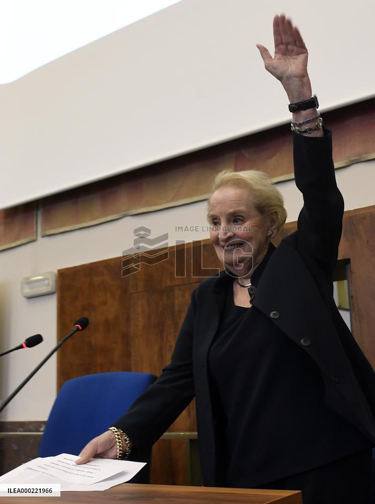 MADELEINE ALBRIGHTOVA