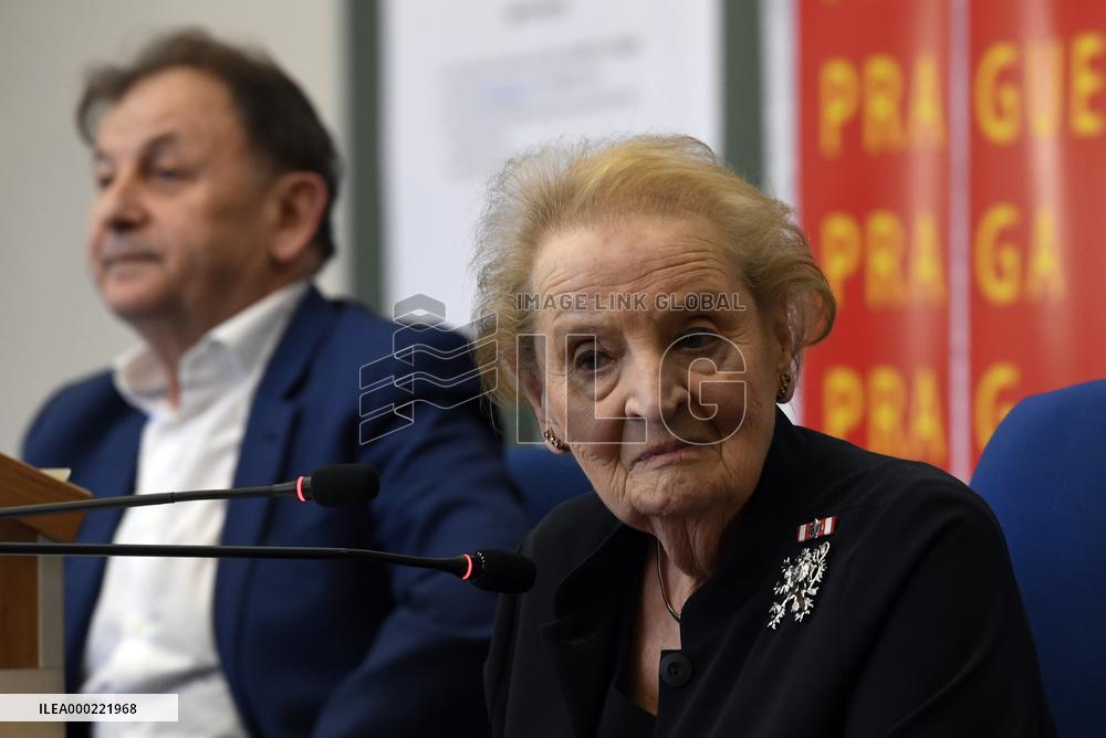 MADELEINE ALBRIGHTOVA