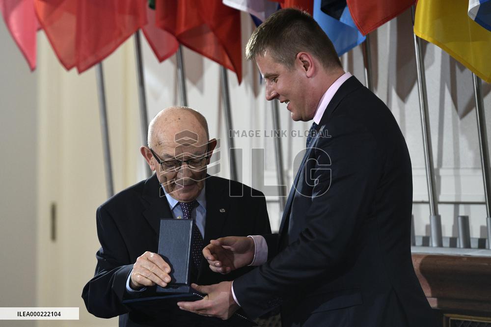 Lubos Dobrovsky, Tomas Petricek