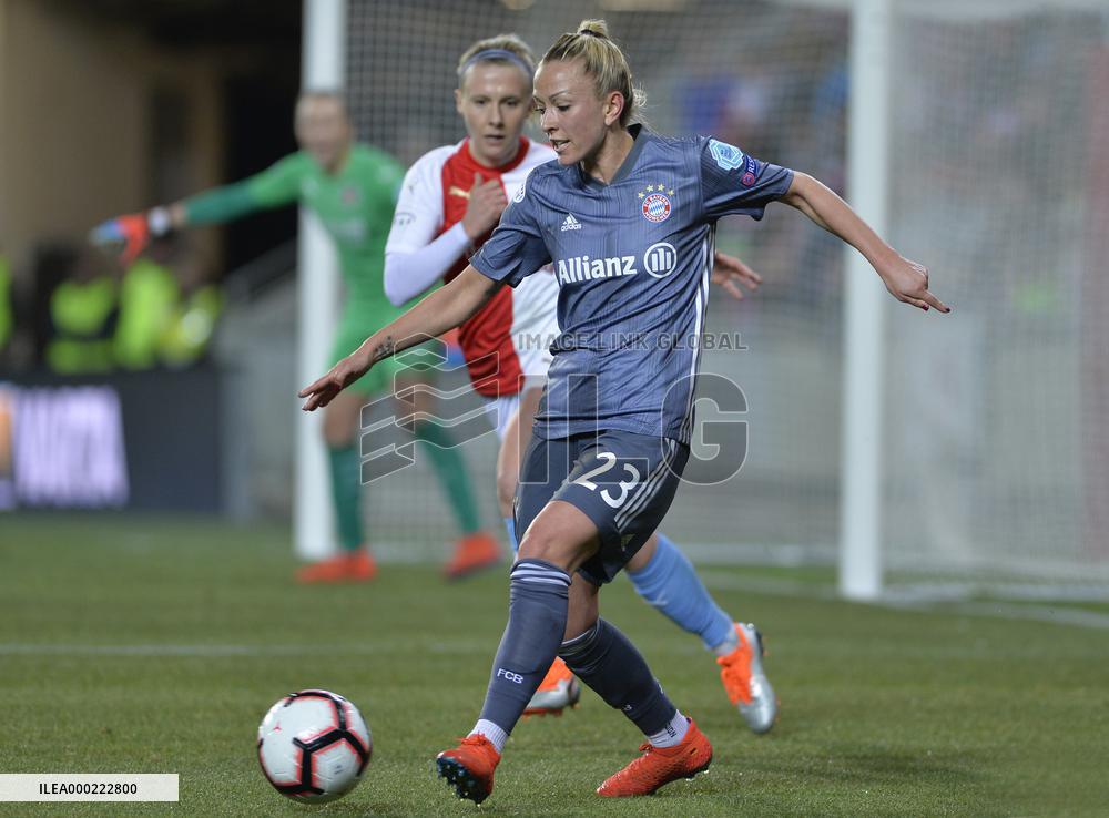 KYLLA SJOMAN, MANDY ISLACKER