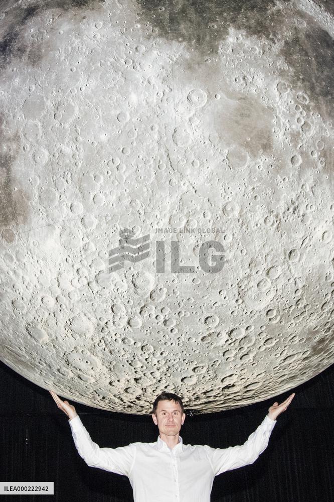 LUKE JERRAM, exact giant model of the Moon, BLIK BLIK Festival