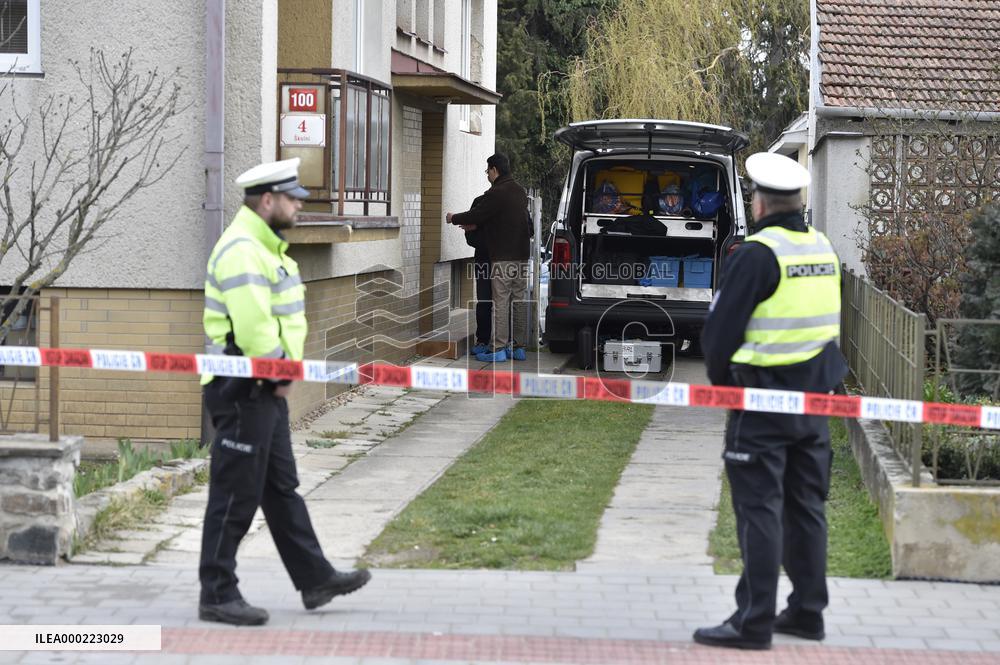 shooting in a house in Ostopovice, crime scene, police officers