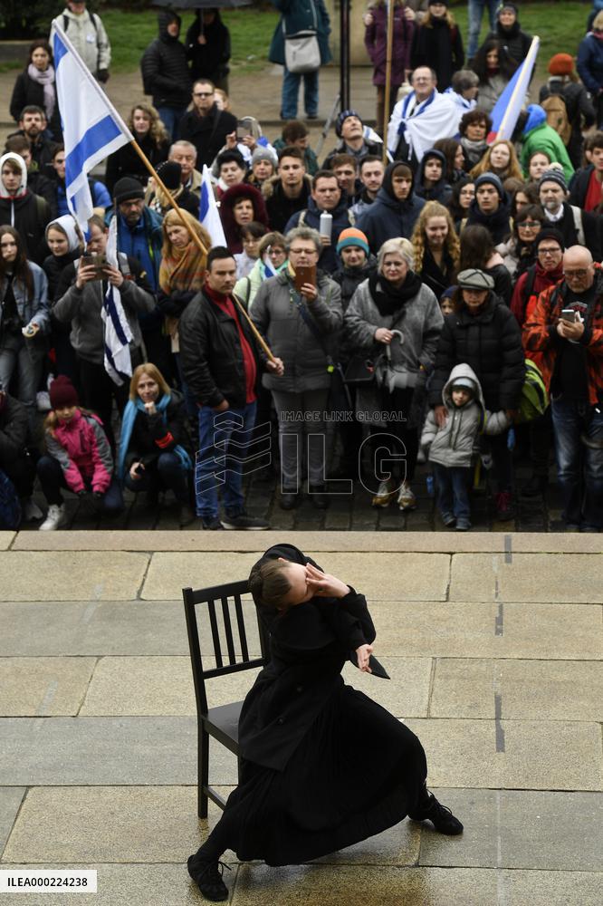 rally protesting and warning against the danger of anti-Semitism