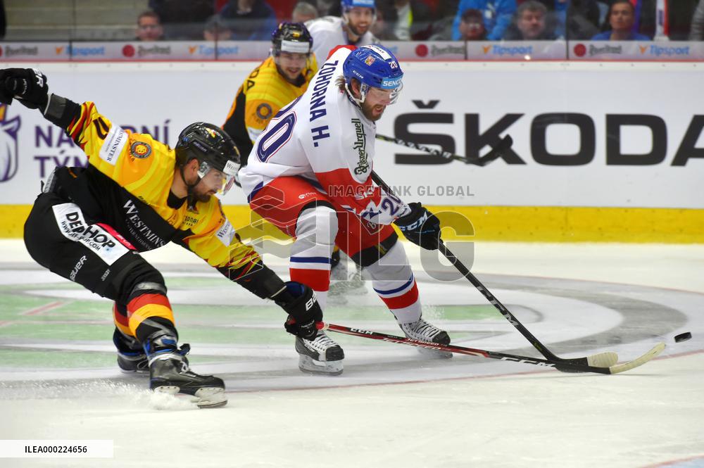 Marco Nowak, Hynek Zohorna