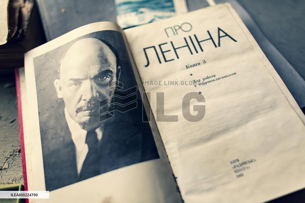 Chernobyl zone, restricted territory, village Masheva, photo of Lenin