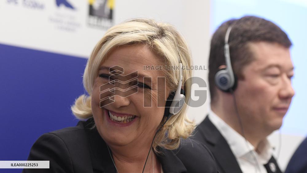 Marine Le Pen, Tomio Okamura