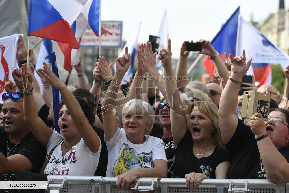 demonstration against dictate of European Union, staged by SPD