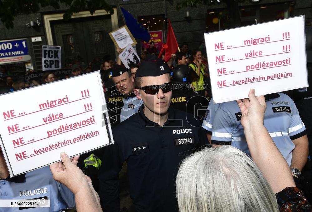 protest against the rally against dictate of the European Union, organised by SPD