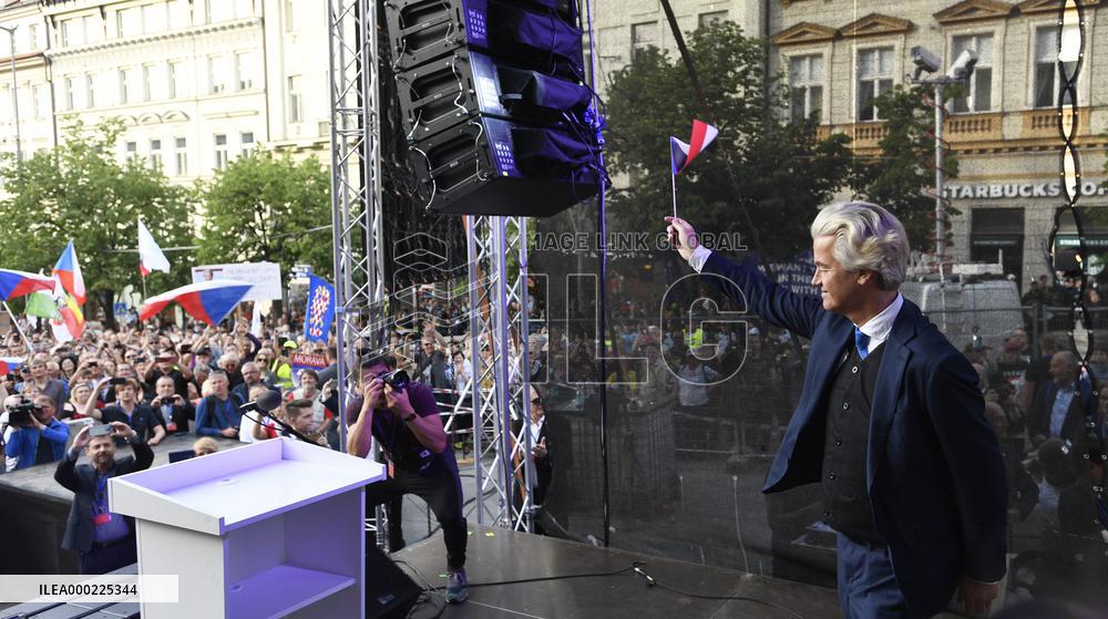 Geert Wilders, demonstration against dictate of European Union, staged by SPD