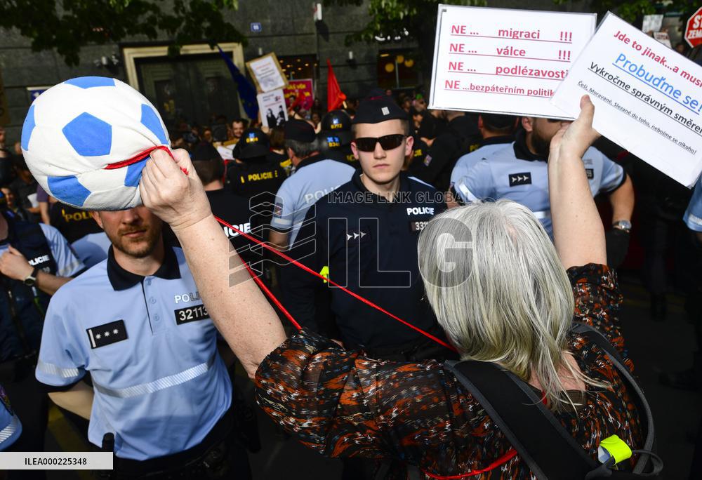 protest against the rally against dictate of the European Union, organised by SPD