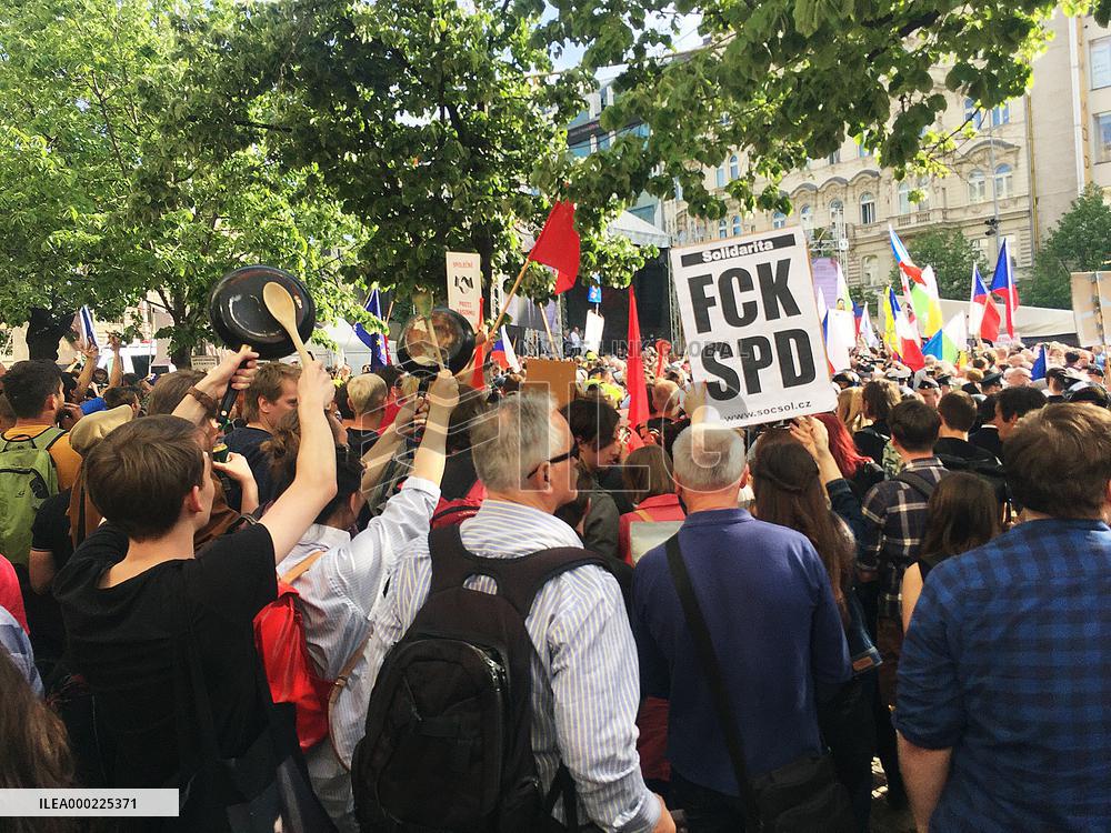 protest against the rally against dictate of the European Union, organised by SPD