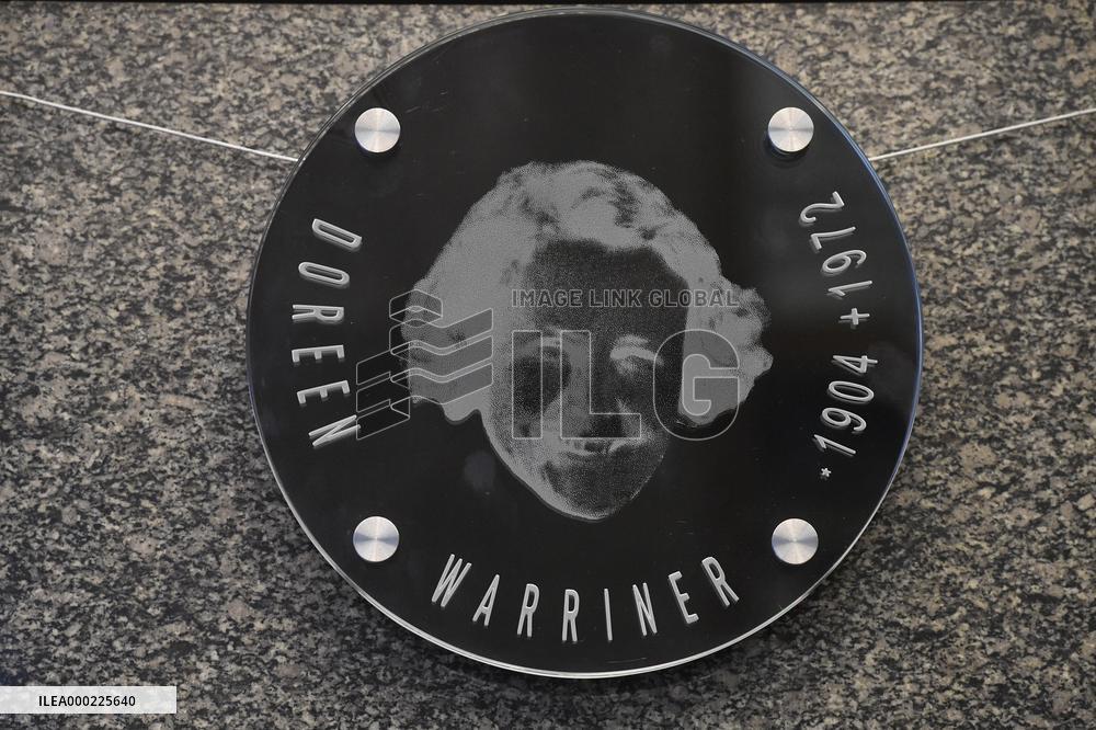 Plaque remembering Doreen Warriner, Prague