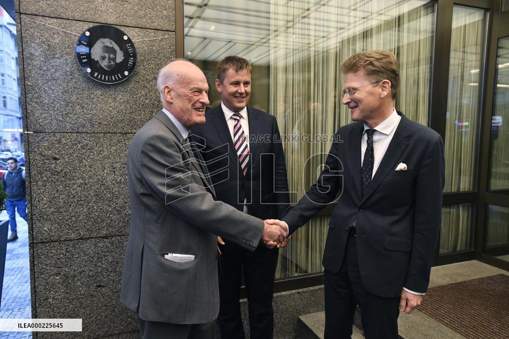 Henry Warriner, Tomas Petricek, Nicholas Archer, Plaque remembering Doreen Warriner, Prague