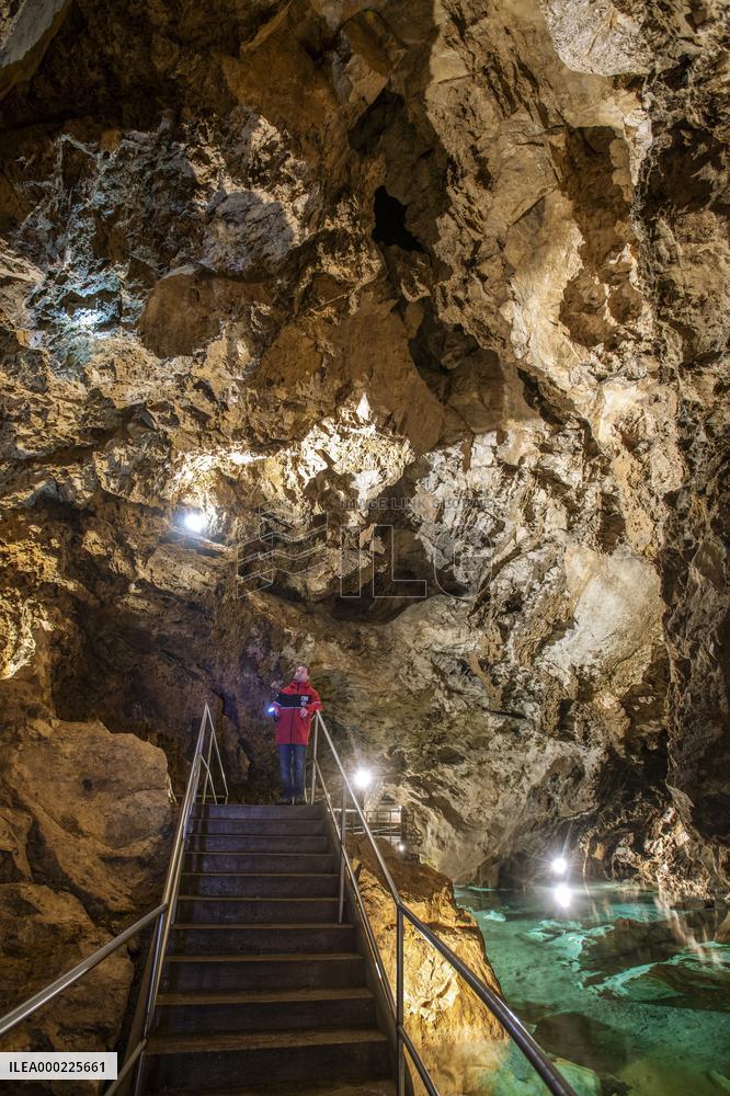 Bozkov Dolomite Caves, cave