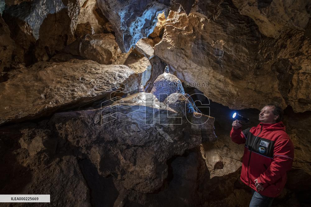 Bozkov Dolomite Caves, cave